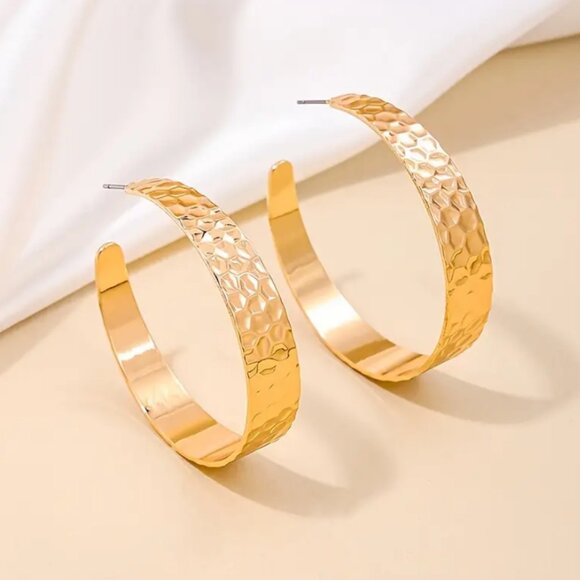 14K Gold Large Chunky Hammered Semi Hoop Womens Earrings 2